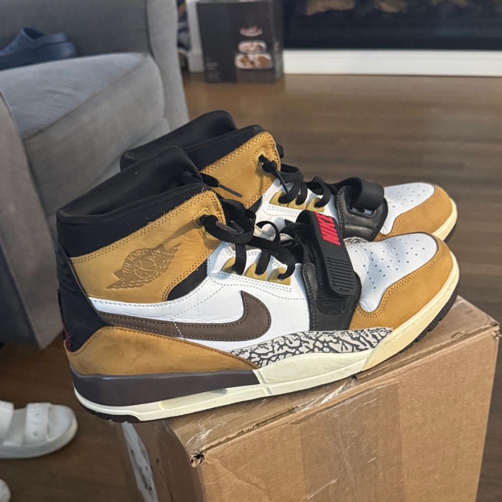 Nike Men's High-Top Sneakers in White, Brown, Tan, Black - Picture 5 of 6
